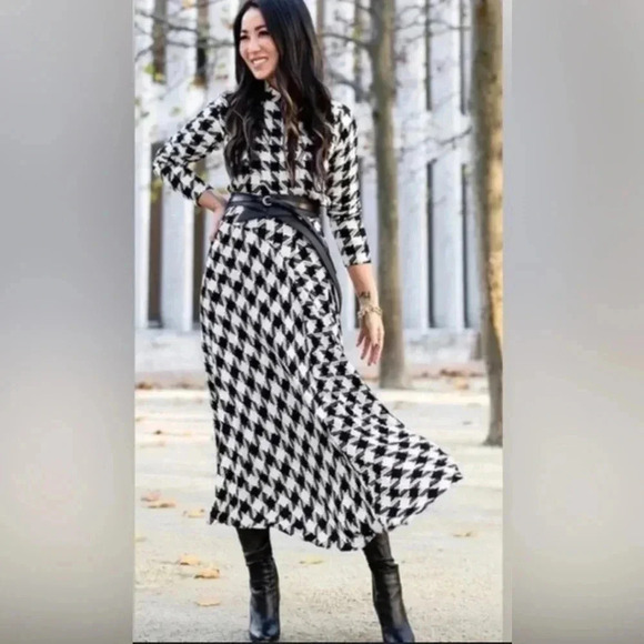 Ann Taylor blak and white houndstooth Asimestrical maxi dress - Picture 1 of 15